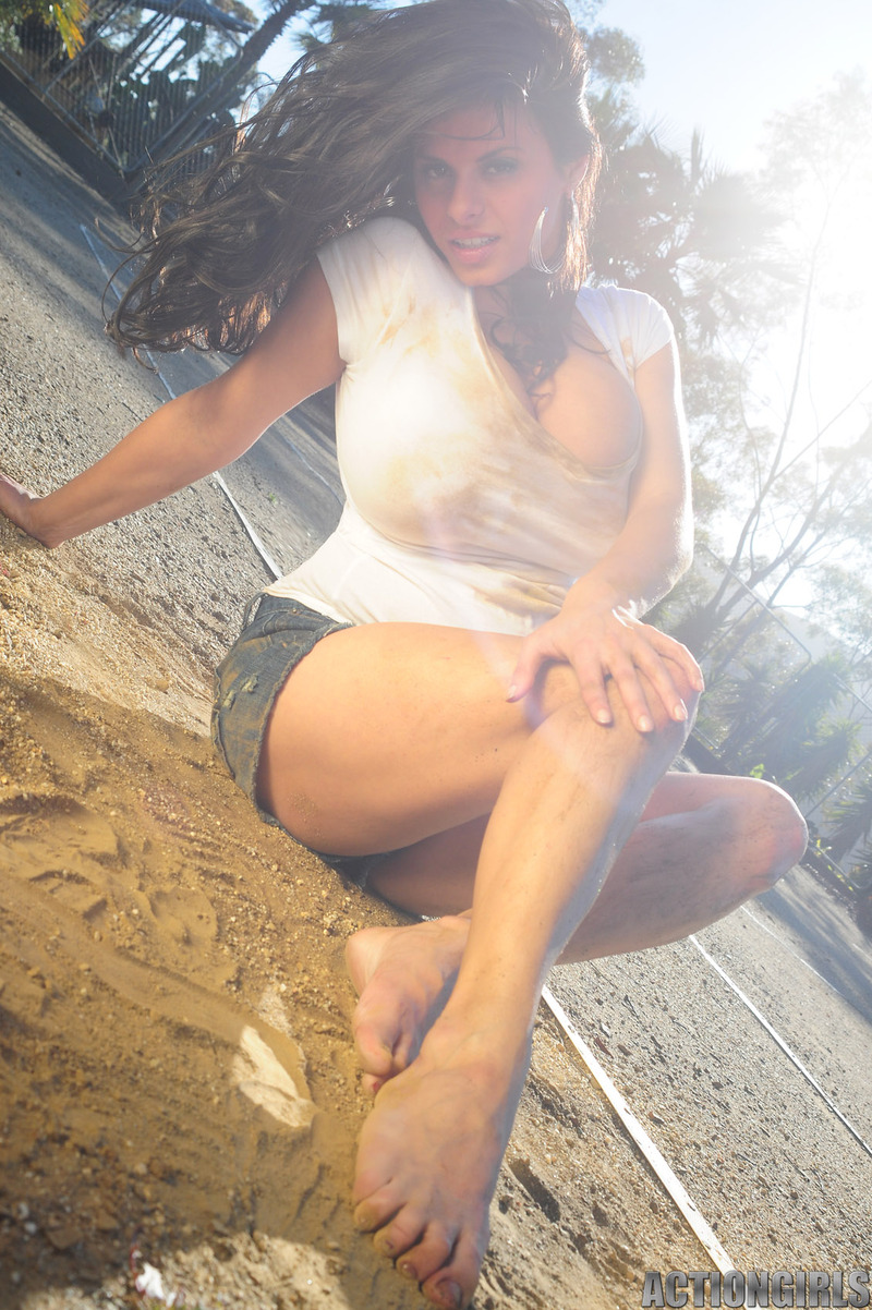 Busty Wendy actiongirl - 13