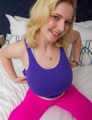 Mim Turner In Yoga Clothes - 8