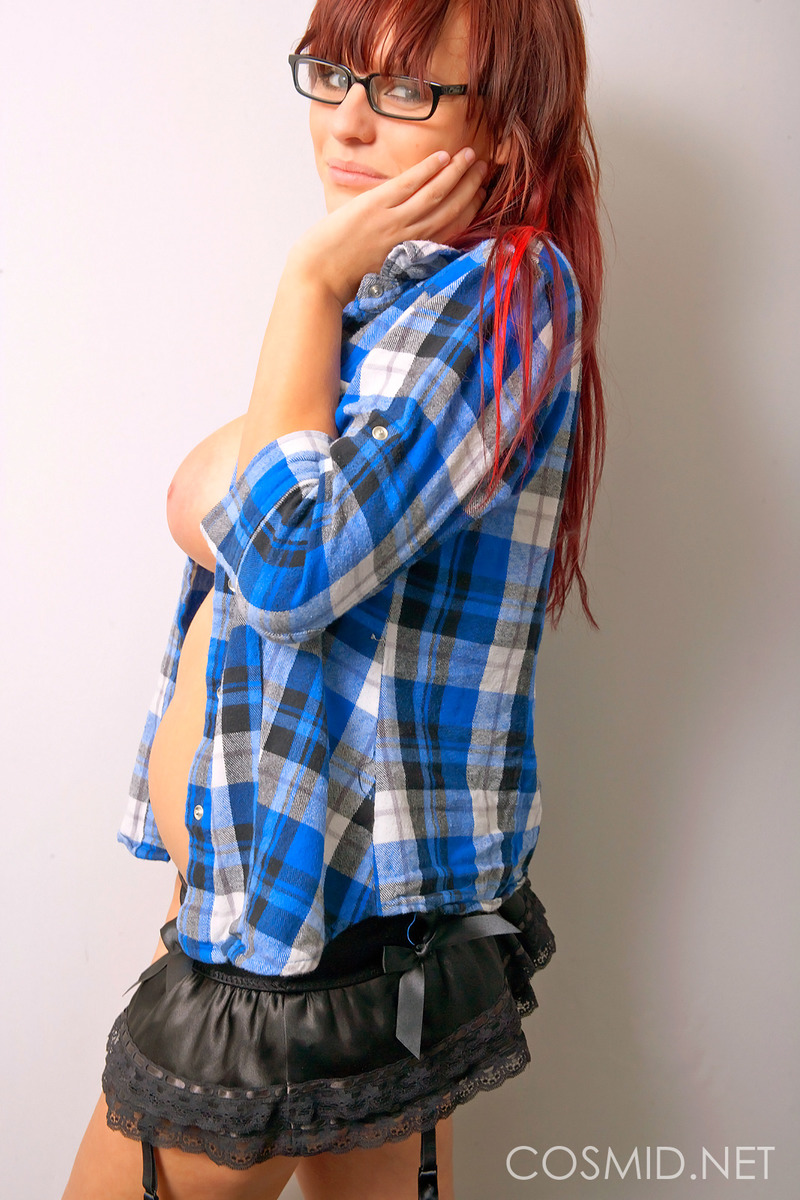 Amateur MILF Toni Against The Wall - 14