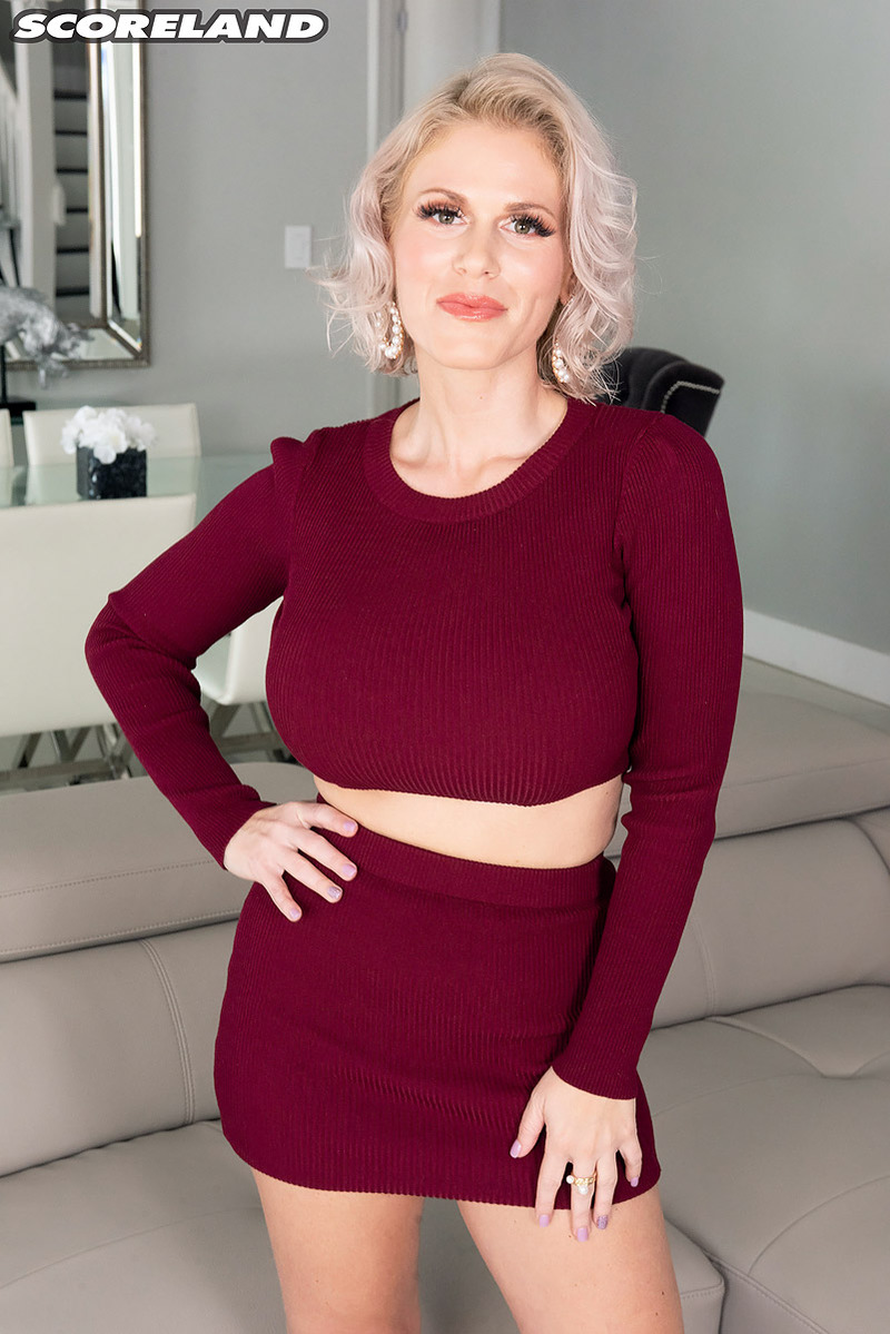 Mature Blonde Getting Naked - 1